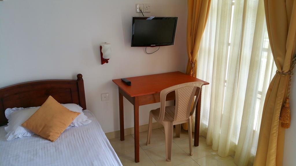Holiday Fashion Inn Negombo Zewnętrze zdjęcie