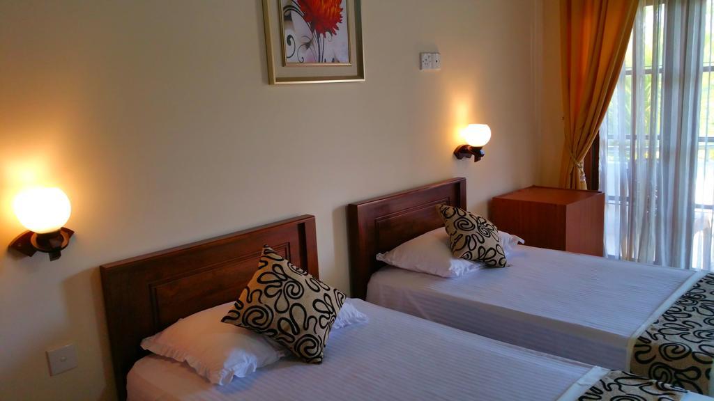 Holiday Fashion Inn Negombo Zewnętrze zdjęcie
