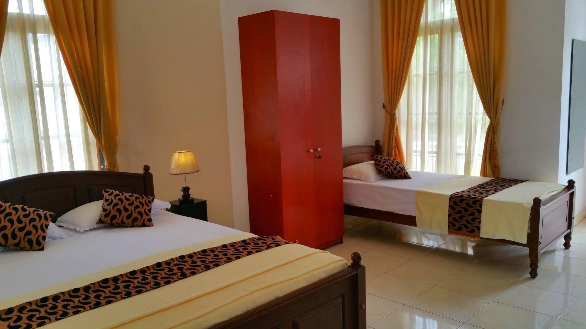 Holiday Fashion Inn Negombo Zewnętrze zdjęcie
